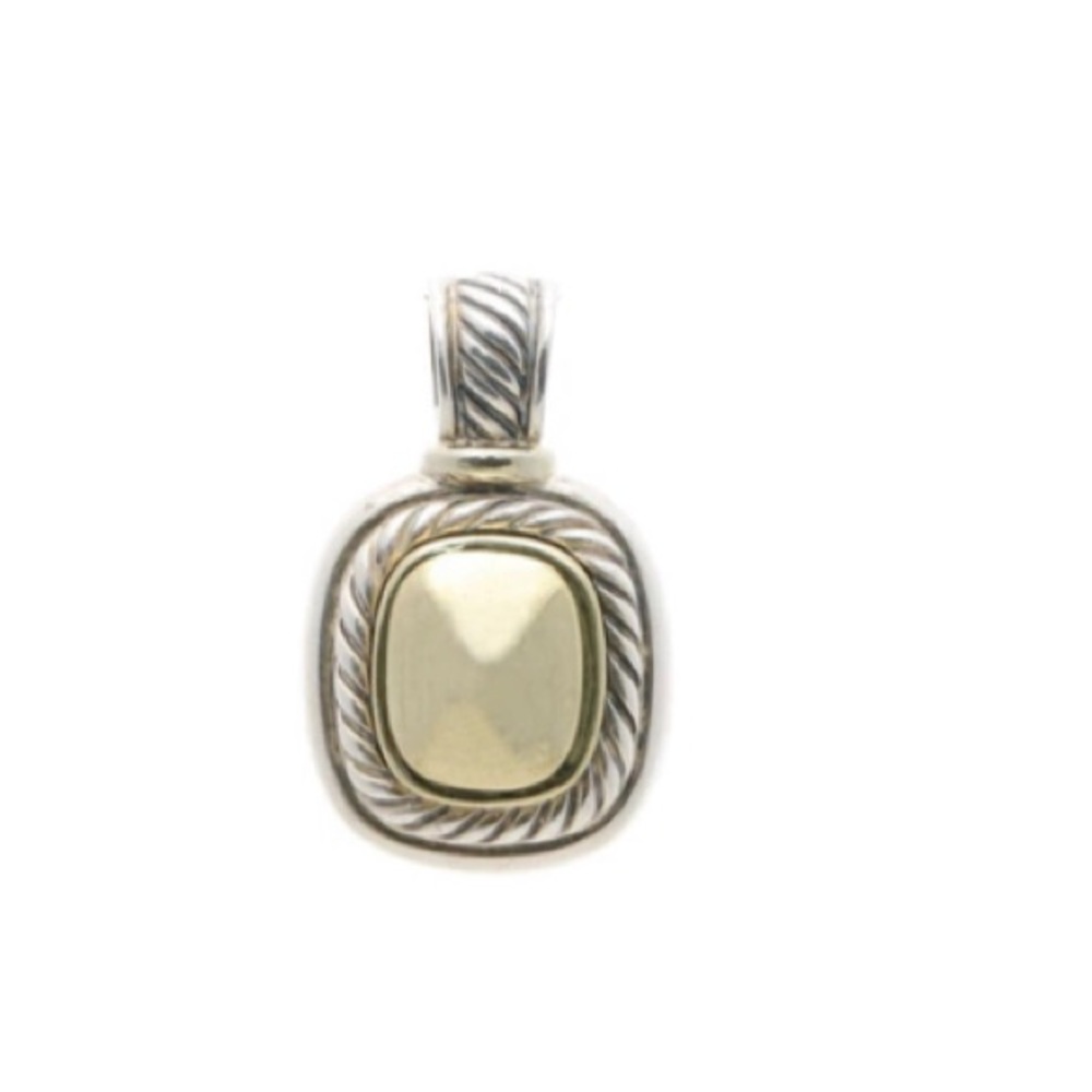 Now $500 New Price 🧑‍🎄 
David Yurman Enhancer